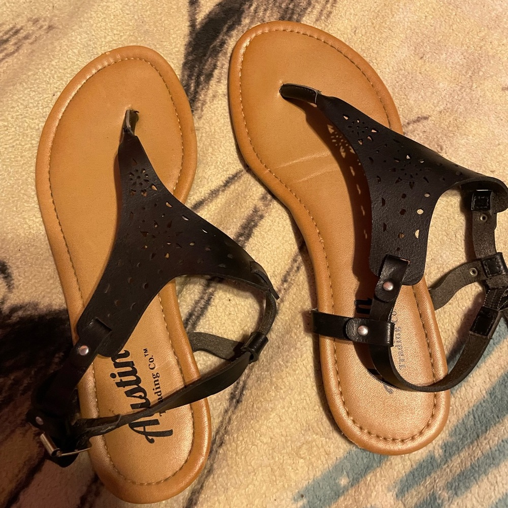 Sandals black strap